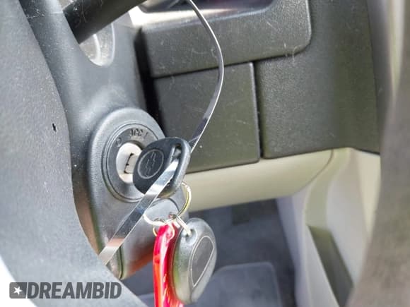 ✅ 2007 Chevrolet Equinox LS • VIN: 2CNDL13FX76005878 • Lot: 41933911. Wystawiony na IAAI z przebiegiem 100 740 mil. Bezpłatny archiwum sprzedaży aukcyjnych z USA i szczegółowy raport historii pojazdu na DreamBid. Zdjęcie 11.