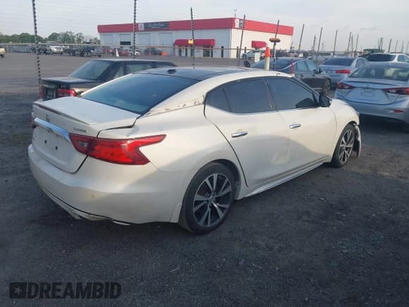 ✅ 2017 Nissan Maxima S • VIN: 1N4AA6AP2HC367322 • Lot: 42012073. Listed on IAAI with 116,497 mi. Free auction sales archive from the USA and detailed vehicle history report at DreamBid. Image 4.