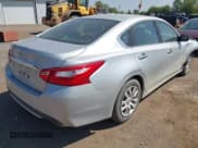 ✅ 2016 Nissan Altima S • VIN: 1N4AL3AP8GN363982 • Lot: 43240179. Wystawiony na IAAI z przebiegiem 119 020 mil. Bezpłatny archiwum sprzedaży aukcyjnych z USA i szczegółowy raport historii pojazdu na DreamBid. Zdjęcie 4.