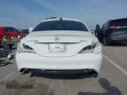 ✅ 2019 Mercedes-Benz CLA 250 • VIN: WDDSJ4GB9KN743255 • Lot: 42080248. Wystawiony na IAAI z przebiegiem 88 533 mil. Bezpłatny archiwum sprzedaży aukcyjnych z USA i szczegółowy raport historii pojazdu na DreamBid. Zdjęcie 17.