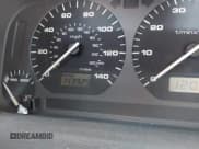 ✅ 1998 Volkswagen Cabriolet • VIN: 3VWAA81E0WM809480 • Lot: 42908436. Wystawiony na IAAI z przebiegiem 143 929 mil. Bezpłatny archiwum sprzedaży aukcyjnych z USA i szczegółowy raport historii pojazdu na DreamBid. Zdjęcie 7.