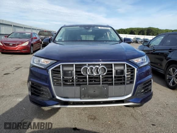 ✅ 2023 Audi Q7 Premium Plus • VIN: WA1LXBF70PD009383 • Лот: 69186865. Опубликован ранее на Copart с пробегом Не указан. Бесплатный доступ к архиву аукционных продаж из США и подробный отчёт об истории автомобиля на DreamBid. Изображение 5.