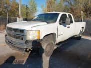 ✅ 2008 Chevrolet Silverado 2500HD Work Truck • VIN: 1GCHC29K78E129166 • Lot: 43641057. Wystawiony na IAAI z przebiegiem 329 201 mil. Bezpłatny archiwum sprzedaży aukcyjnych z USA i szczegółowy raport historii pojazdu na DreamBid. Zdjęcie 2.