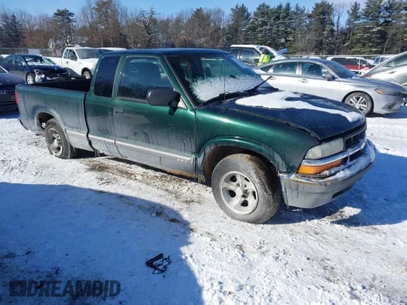 ✅ 2003 Chevrolet S-10 LS • VIN: 1GCCS19X338186863 • Лот: 41346292. Опубликован ранее на IAAI с пробегом 209 680 миль. Бесплатный доступ к архиву аукционных продаж из США и подробный отчёт об истории автомобиля на DreamBid. Изображение 1.