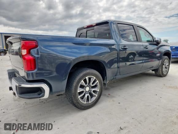 ✅ 2020 Chevrolet Silverado 1500 LT • VIN: 3GCUYDET7LG274235 • Lot: 82038205. Listed on Copart with 81,671 mi. Free auction sales archive from the USA and detailed vehicle history report at DreamBid. Image 3.