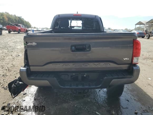 ✅ 2017 Toyota Tacoma SR5 • VIN: 5TFSZ5AN4HX100790 • Lot: 86988525. Listed on Copart with 152,850 mi. Free auction sales archive from the USA and detailed vehicle history report at DreamBid. Image 6.