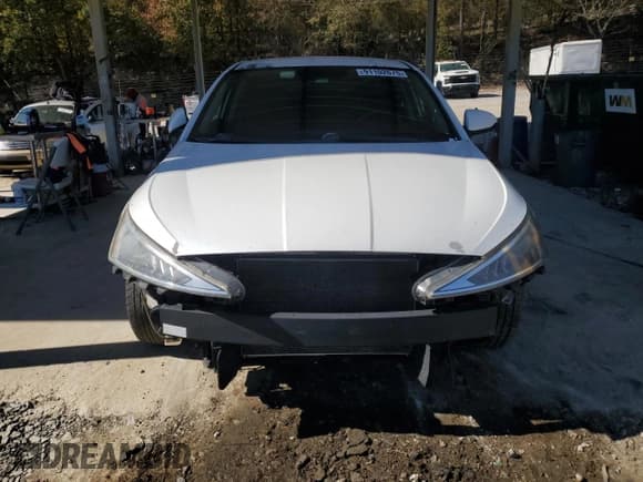 ✅ 2019 Hyundai Elantra SE • VIN: 5NPD74LFXKH413716 • Lot: 91102675. Listed on Copart with 126,383 mi. Free auction sales archive from the USA and detailed vehicle history report at DreamBid. Image 5.