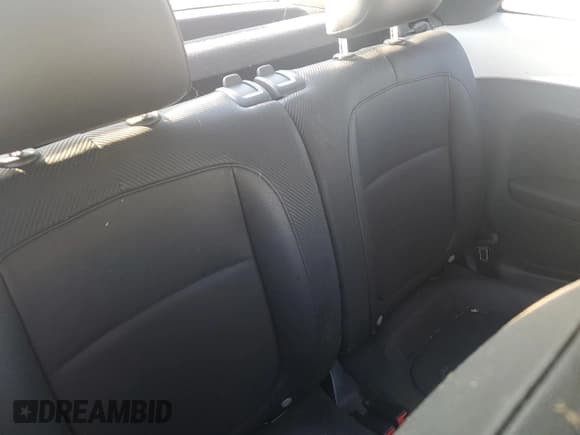 ✅ 2013 Volkswagen Beetle Fender Edition • VIN: 3VWJP7AT0DM670052 • Lot: 68022534. Listed on Copart with 59,490 mi. Free auction sales archive from the USA and detailed vehicle history report at DreamBid. Image 10.