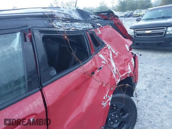 ✅ 2023 Jeep Compass Trailhawk • VIN: 3C4NJDDN2PT566769 • Lot: 43535848. Wystawiony na IAAI z przebiegiem 58 022 mil. Bezpłatny archiwum sprzedaży aukcyjnych z USA i szczegółowy raport historii pojazdu na DreamBid. Zdjęcie 6.