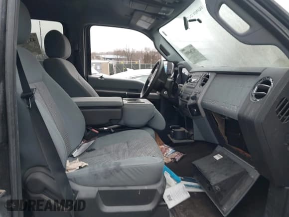 ✅ 2015 Ford F-250 Lariat • VIN: 1FT7W2B64FEA90419 • Lot: 43764989. Wystawiony na IAAI z przebiegiem Nie podano. Bezpłatny archiwum sprzedaży aukcyjnych z USA i szczegółowy raport historii pojazdu na DreamBid. Zdjęcie 5.