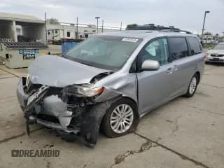 ✅ 2014 Toyota Sienna XLE • VIN: 5TDYK3DCXES406553 • Lot: 91645545. Listed on Copart with 45,437 mi. Free auction sales archive from the USA and detailed vehicle history report at DreamBid. Image 1.