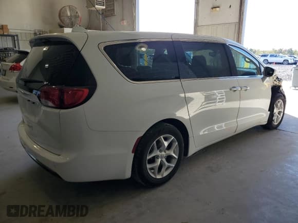 ✅ 2018 Chrysler Pacifica Touring Plus • VIN: 2C4RC1FG7JR128770 • Lot: 87197165. Wystawiony na Copart z przebiegiem 48 880 mil. Bezpłatny archiwum sprzedaży aukcyjnych z USA i szczegółowy raport historii pojazdu na DreamBid. Zdjęcie 3.
