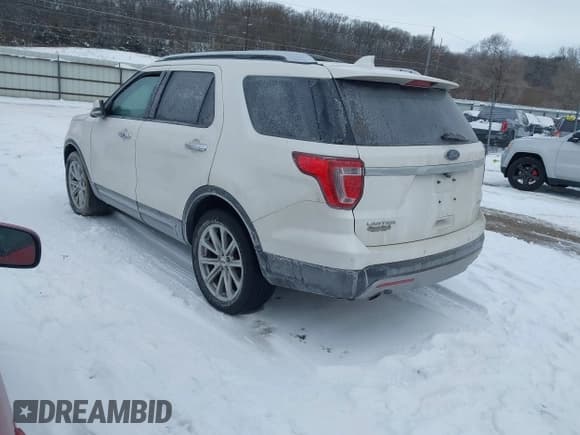 ✅ 2016 Ford Explorer Limited • VIN: 1FM5K8F89GGB66347 • Lot: 43866038. Wystawiony na IAAI z przebiegiem 196 870 mil. Bezpłatny archiwum sprzedaży aukcyjnych z USA i szczegółowy raport historii pojazdu na DreamBid. Zdjęcie 3.
