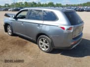 ✅ 2015 Mitsubishi Outlander SE • VIN: JA4AD3A30FZ009041 • Lot: 42642284. Listed on IAAI with 104,160 mi. Free auction sales archive from the USA and detailed vehicle history report at DreamBid. Image 3.