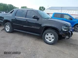 ✅ 2007 Chevrolet Avalanche LTZ • VIN: 3GNFK12347G226606 • Lot: 43629745. Wystawiony na IAAI z przebiegiem 204 096 mil. Bezpłatny archiwum sprzedaży aukcyjnych z USA i szczegółowy raport historii pojazdu na DreamBid. Zdjęcie 1.