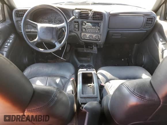 2002 Chevrolet Blazer LS z VIN 1GNDT13W32K236266, wystawiony jako Copart lot #77162424 z przebiegiem 194 532 mil mil oraz Szkoda całkowita • Salvage title. Historia ofert i sprzedaży dostępna na DreamBid. Obrazek 8.