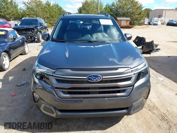 ✅ 2025 Subaru Forester Limited • VIN: JF2SLDRC2SH444197 • Lot: 43576217. Listed on IAAI with 8,528 mi. Free auction sales archive from the USA and detailed vehicle history report at DreamBid. Image 12.