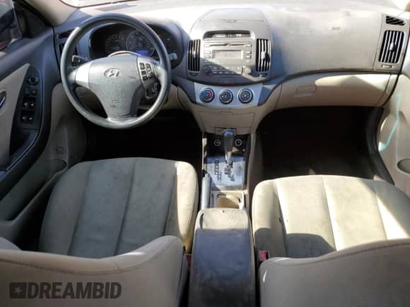 2010 Hyundai Elantra GLS z VIN KMHDU4ADXAU156633, wystawiony jako Copart lot #77080374 z przebiegiem 187 320 mil mil oraz Szkoda całkowita • Salvage title. Historia ofert i sprzedaży dostępna na DreamBid. Obrazek 8.