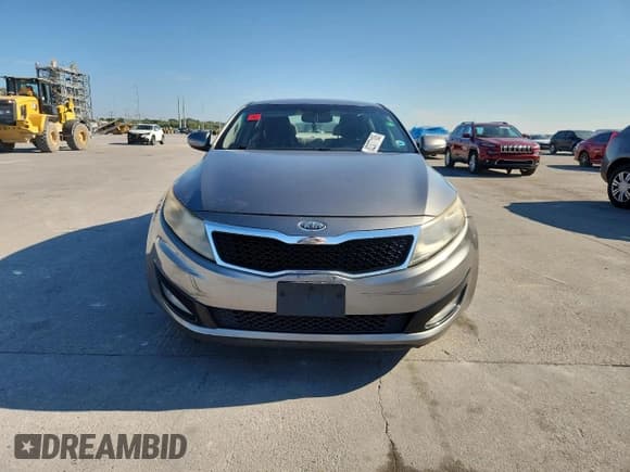 ✅ 2012 Kia Optima EX • VIN: 5XXGN4A72CG029392 • Lot: 82377105. Wystawiony na Copart z przebiegiem Nie podano. Bezpłatny archiwum sprzedaży aukcyjnych z USA i szczegółowy raport historii pojazdu na DreamBid. Zdjęcie 5.