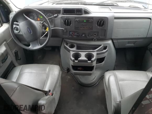 ✅ 2010 Ford Econoline Cargo Commercial • VIN: 1FTNE1EW2ADA56736 • Lot: 82539414. Wystawiony na Copart z przebiegiem 116 603 mil. Bezpłatny archiwum sprzedaży aukcyjnych z USA i szczegółowy raport historii pojazdu na DreamBid. Zdjęcie 8.