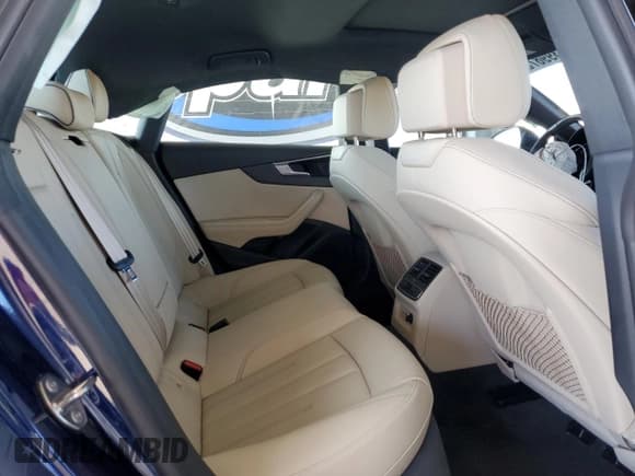 ✅ 2022 Audi A5 Sportback S line Premium Plus • VIN: WAUFACF57NA013144 • Лот: 70399875. Опубликован ранее на Copart с пробегом 20 021 миль. Бесплатный доступ к архиву аукционных продаж из США и подробный отчёт об истории автомобиля на DreamBid. Изображение 10.