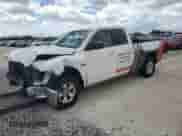 2015 Ram 1500 SLT z VIN 1C6RR6GTXFS578403, wystawiony jako Copart lot #68004065 z przebiegiem 142 903 mil mil oraz Czysty tytuł • Clean title. Historia ofert i sprzedaży dostępna na DreamBid. Obrazek 1.