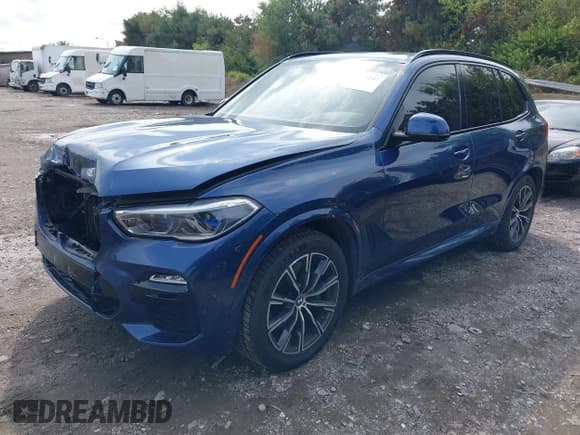 ✅ 2019 BMW X5 xDrive50i • VIN: 5UXJU2C54KLN49907 • Лот: 43281101. Опубликован ранее на IAAI с пробегом 53 335 миль. Бесплатный доступ к архиву аукционных продаж из США и подробный отчёт об истории автомобиля на DreamBid. Изображение 2.