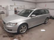 ✅ 2011 Volvo V50 • VIN: YV1672MW8B2597061 • Lot: 42083823. Listed on IAAI with 164,818 mi. Free auction sales archive from the USA and detailed vehicle history report at DreamBid. Image 2.