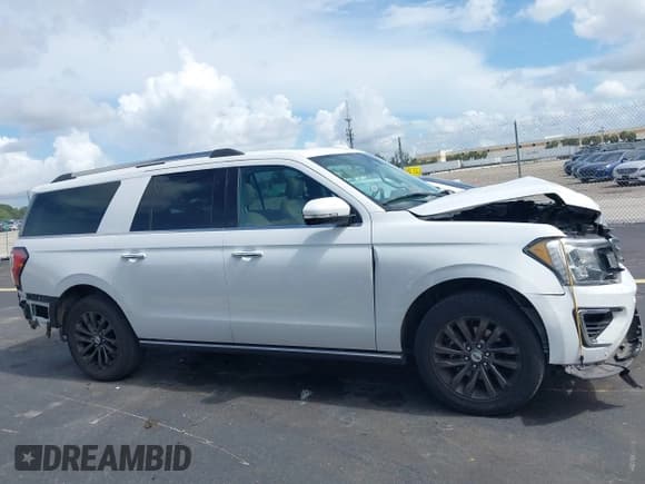✅ 2020 Ford Expedition Max Limited • VIN: 1FMJK1KT2LEA10950 • Lot: 42767927. Wystawiony na IAAI z przebiegiem 164 046 mil. Bezpłatny archiwum sprzedaży aukcyjnych z USA i szczegółowy raport historii pojazdu na DreamBid. Zdjęcie 14.