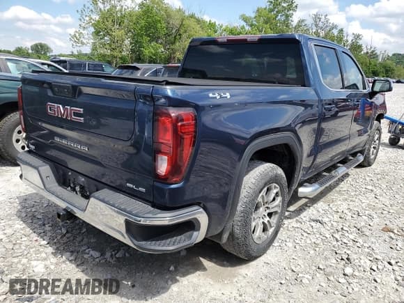 ✅ 2022 GMC Sierra 1500 SLE • VIN: 3GTUUBED6NG615636 • Лот: 57758405. Опубликован ранее на Copart с пробегом 67 144 миль. Бесплатный доступ к архиву аукционных продаж из США и подробный отчёт об истории автомобиля на DreamBid. Изображение 3.