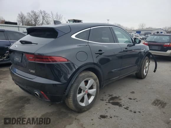 ✅ 2018 Jaguar E-Pace R-Dynamic S • VIN: SADFT2GX5J1Z32484 • Lot: 44236615. Wystawiony na Copart z przebiegiem 49 029 mil. Bezpłatny archiwum sprzedaży aukcyjnych z USA i szczegółowy raport historii pojazdu na DreamBid. Zdjęcie 3.