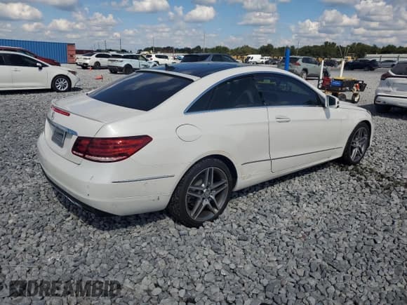 ✅ 2014 Mercedes-Benz E 350 • VIN: WDDKJ5KB2EF241828 • Lot: 89684325. Listed on Copart with 27,289 mi. Free auction sales archive from the USA and detailed vehicle history report at DreamBid. Image 3.