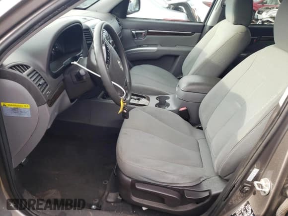 ✅ 2011 Hyundai Santa Fe GLS • VIN: 5XYZGDAG1BG035472 • Lot: 68494314. Listed on Copart with 131,799 mi. Free auction sales archive from the USA and detailed vehicle history report at DreamBid. Image 7.