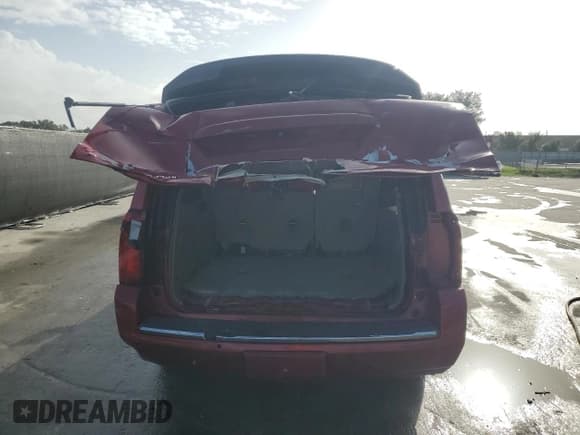 ✅ 2015 Chevrolet Suburban LTZ • VIN: 1GNSCKKC0FR552631 • Lot: 82157695. Wystawiony na Copart z przebiegiem 173 238 mil. Bezpłatny archiwum sprzedaży aukcyjnych z USA i szczegółowy raport historii pojazdu na DreamBid. Zdjęcie 6.