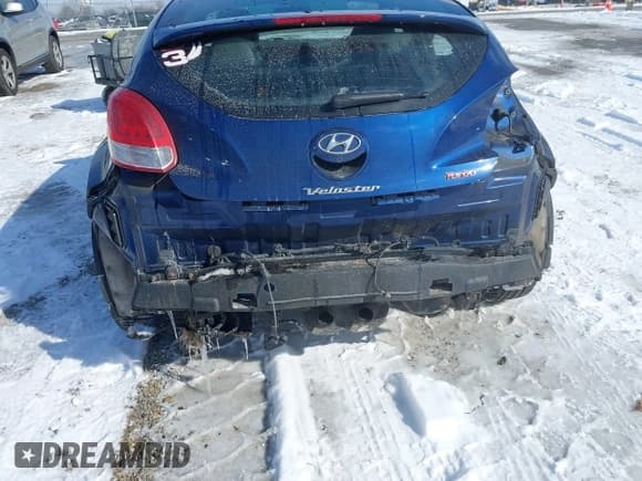 ✅ 2016 Hyundai Veloster Turbo Rally Edition • VIN: KMHTC6AE3GU253622 • Lot: 41609589. Wystawiony na IAAI z przebiegiem 180 019 mil. Bezpłatny archiwum sprzedaży aukcyjnych z USA i szczegółowy raport historii pojazdu na DreamBid. Zdjęcie 20.