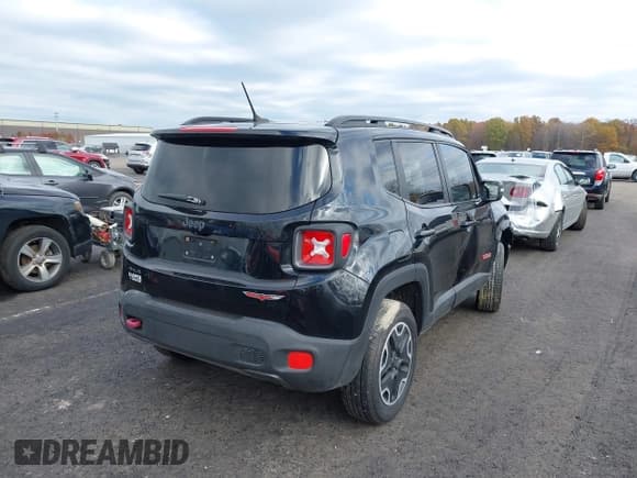 ✅ 2017 Jeep Renegade Trailhawk • VIN: ZACCJBCBXHPG67568 • Лот: 43576690. Опубликован ранее на IAAI с пробегом 124 683 миль. Бесплатный доступ к архиву аукционных продаж из США и подробный отчёт об истории автомобиля на DreamBid. Изображение 4.