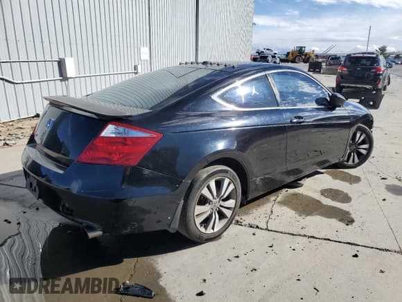 ✅ 2008 Honda Accord EX-L • VIN: 1HGCS12858A002818 • Лот: 92728455. Опубликован ранее на Copart с пробегом 180 297 миль. Бесплатный доступ к архиву аукционных продаж из США и подробный отчёт об истории автомобиля на DreamBid. Изображение 3.