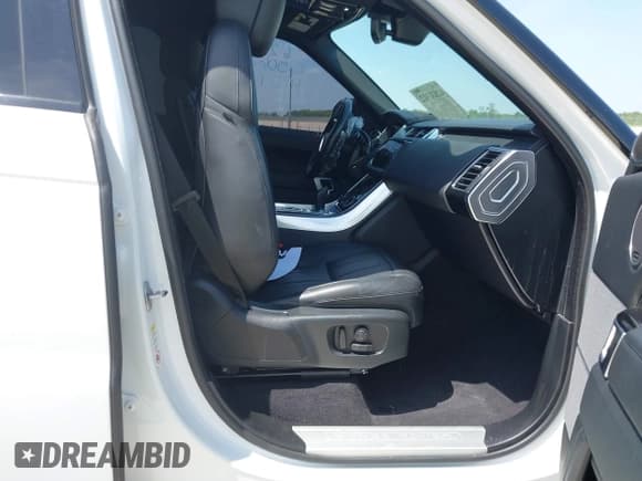 ✅ 2022 Land Rover Range Rover Sport HSE Silver Edition • VIN: SALWR2SU6NA215601 • Lot: 42831312. Listed on IAAI with 64,241 mi. Free auction sales archive from the USA and detailed vehicle history report at DreamBid. Image 5.