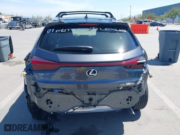 ✅ 2025 Lexus UX 300h • VIN: JTHYBJAH2S2011577 • Lot: 42036922. Wystawiony na IAAI z przebiegiem 1 868 mil. Bezpłatny archiwum sprzedaży aukcyjnych z USA i szczegółowy raport historii pojazdu na DreamBid. Zdjęcie 17.