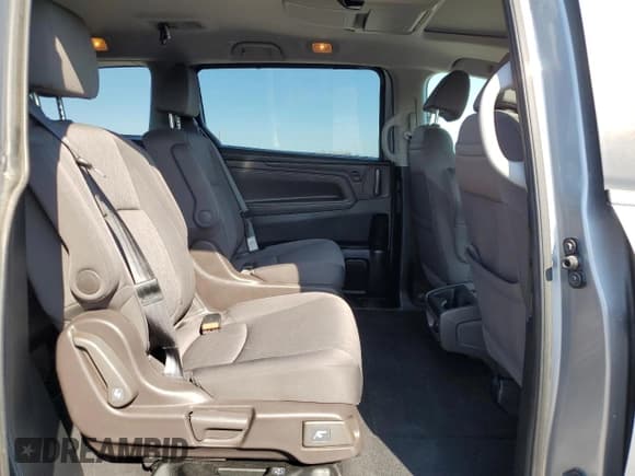 ✅ 2018 Honda Odyssey • VIN: 5FNRL6H42JB511561 • Лот: 69076135. Опубликован ранее на Copart с пробегом 139 253 миль. Бесплатный доступ к архиву аукционных продаж из США и подробный отчёт об истории автомобиля на DreamBid. Изображение 11.