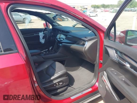 ✅ 2021 Cadillac XT6 Sport • VIN: 1GYKPGRS9MZ136205 • Lot: 39385075. Listed on IAAI with 48,886 mi. Free auction sales archive from the USA and detailed vehicle history report at DreamBid. Image 5.