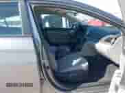 2018 Hyundai Elantra SE z VIN 5NPD74LF3JH277749, wystawiony jako IAAI lot #43473044 z przebiegiem 95 552 mil mil oraz . Historia ofert i sprzedaży dostępna na DreamBid. Obrazek 5.