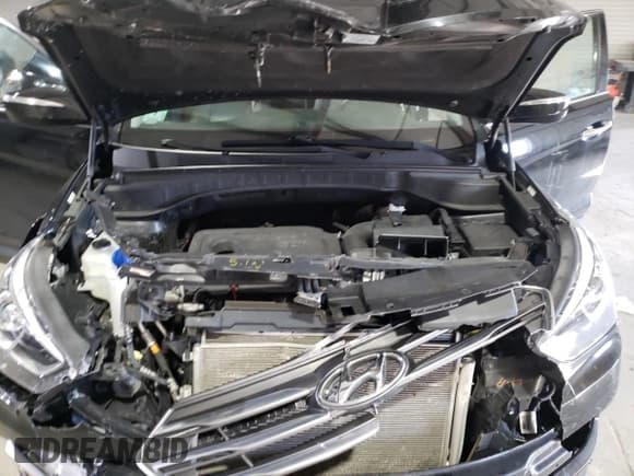 ✅ 2018 Hyundai Santa Fe 2.4L • VIN: 5XYZUDLB7JG542630 • Lot: 70248192. Wystawiony na Copart z przebiegiem 48 530 mil. Bezpłatny archiwum sprzedaży aukcyjnych z USA i szczegółowy raport historii pojazdu na DreamBid. Zdjęcie 13.