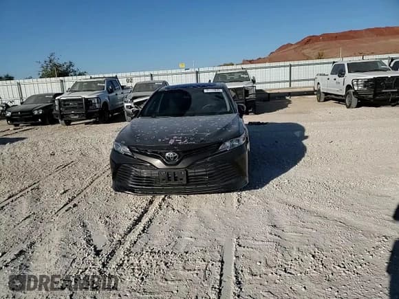 ✅ 2018 Toyota Camry LE • VIN: 4T1B11HK0JU558051 • Lot: 91110045. Wystawiony na Copart z przebiegiem 71 128 mil. Bezpłatny archiwum sprzedaży aukcyjnych z USA i szczegółowy raport historii pojazdu na DreamBid. Zdjęcie 13.