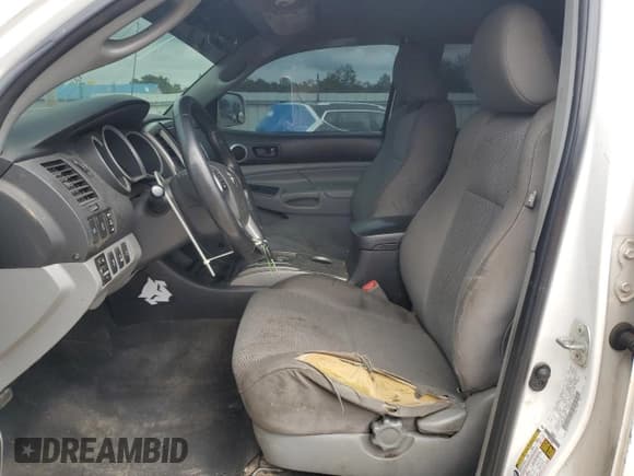 ✅ 2012 Toyota Tacoma • VIN: 5TFLU4EN4CX043037 • Lot: 81879345. Listed on Copart with 233,971 mi. Free auction sales archive from the USA and detailed vehicle history report at DreamBid. Image 7.