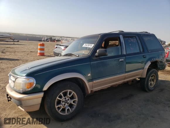 ✅ 1996 Ford Explorer XLT • VIN: 1FMDU35P9TZB09761 • Lot: 75423674. Listed on Copart with 159,372 mi. Free auction sales archive from the USA and detailed vehicle history report at DreamBid. Image 1.