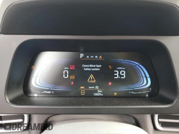 ✅ 2024 Hyundai Elantra SE • VIN: KMHLL4DGXRU762563 • Lot: 84364795. Wystawiony na Copart z przebiegiem 13 029 mil. Bezpłatny archiwum sprzedaży aukcyjnych z USA i szczegółowy raport historii pojazdu na DreamBid. Zdjęcie 9.