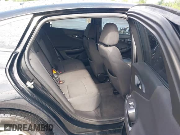 2018 Chevrolet Malibu LS с VIN 1G1ZC5ST9JF199656, выставлен на аукционе IAAI как лот 42512022 с пробегом 64 040 миль миль и . История ставок и продаж доступна на DreamBid. Изображение 8.