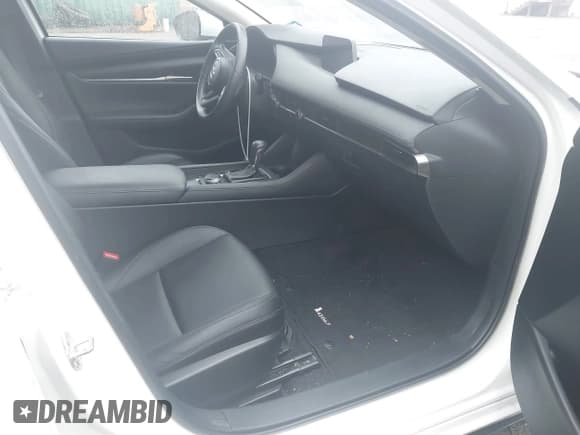 ✅ 2021 Mazda 3 Select • VIN: JM1BPABL4M1319578 • Лот: 43771777. Опубликован ранее на IAAI с пробегом 83 317 миль. Бесплатный доступ к архиву аукционных продаж из США и подробный отчёт об истории автомобиля на DreamBid. Изображение 5.