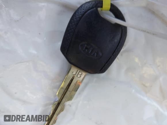 ✅ 2009 Kia Rio LX • VIN: KNADE223196547176 • Lot: 42754750. Wystawiony na IAAI z przebiegiem 111 006 mil. Bezpłatny archiwum sprzedaży aukcyjnych z USA i szczegółowy raport historii pojazdu na DreamBid. Zdjęcie 11.